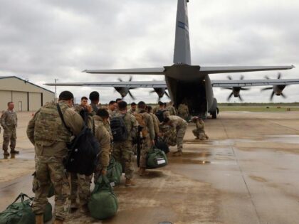 Trump Orders 1,500 Active Duty Troops to U.S.-Mexico Border