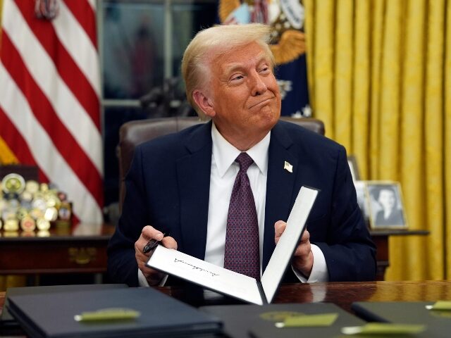 Trump Warns 25% Tariffs on Canada and Mexico Could Begin on February 1